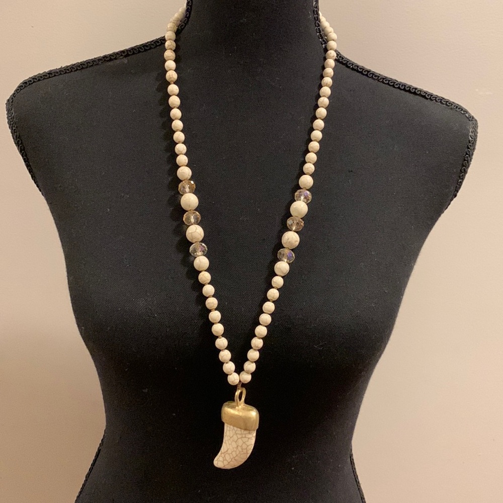🌺 Long Beaded Necklace